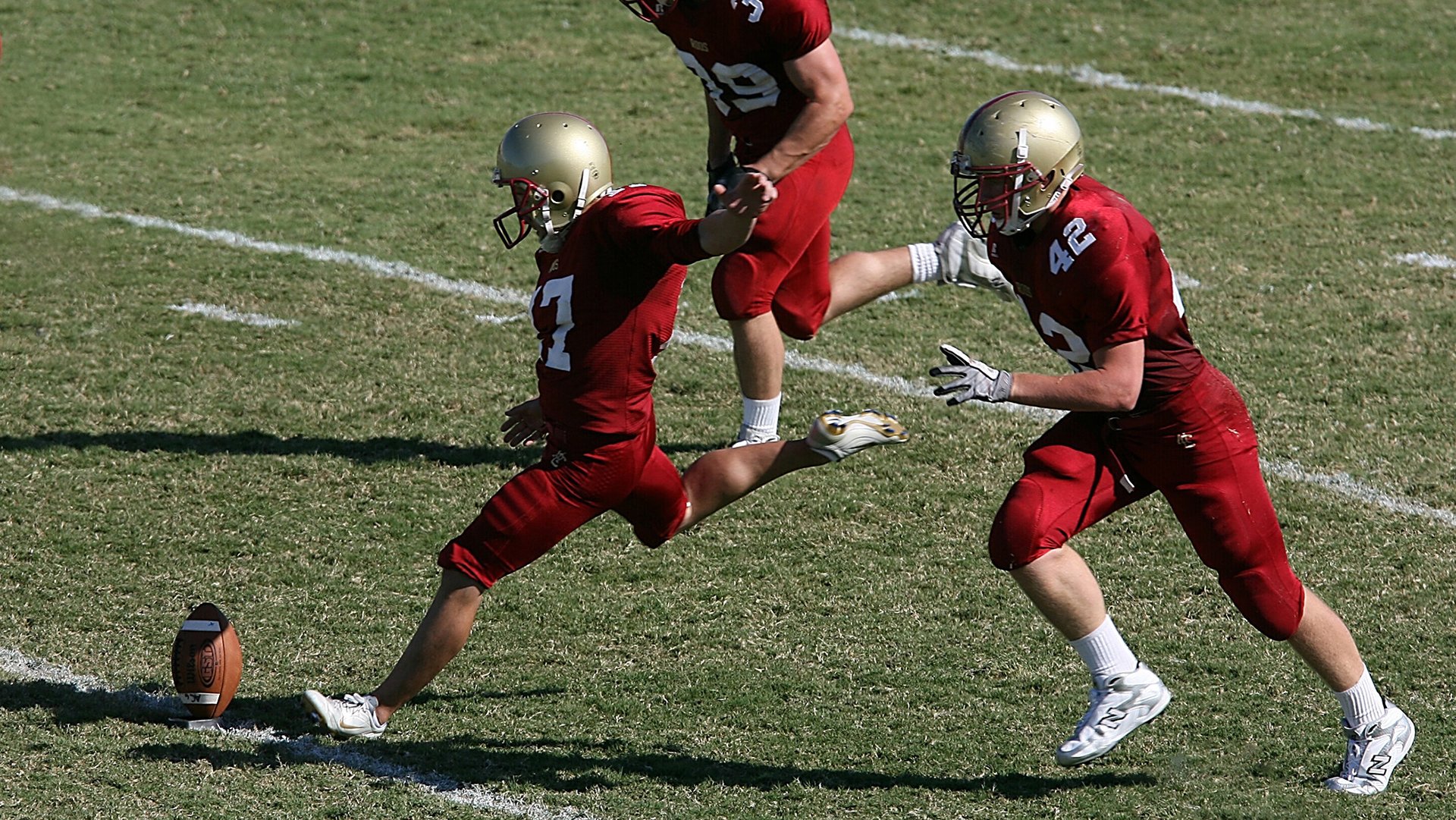 球队在欧冠比赛中通过有效防守化解对手攻势，欧冠对球队的外援限制