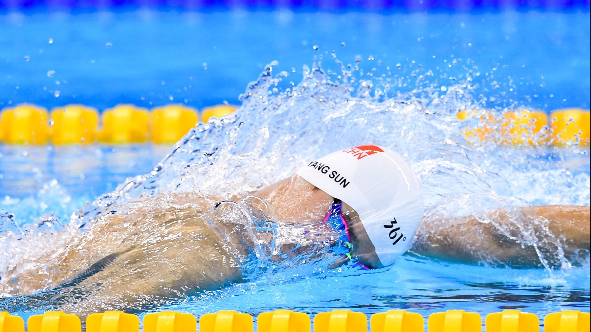 乐鱼娱乐app-“华金·托比利亚的高效防守与团队协作，为美洲狮队赢得宝贵胜利”